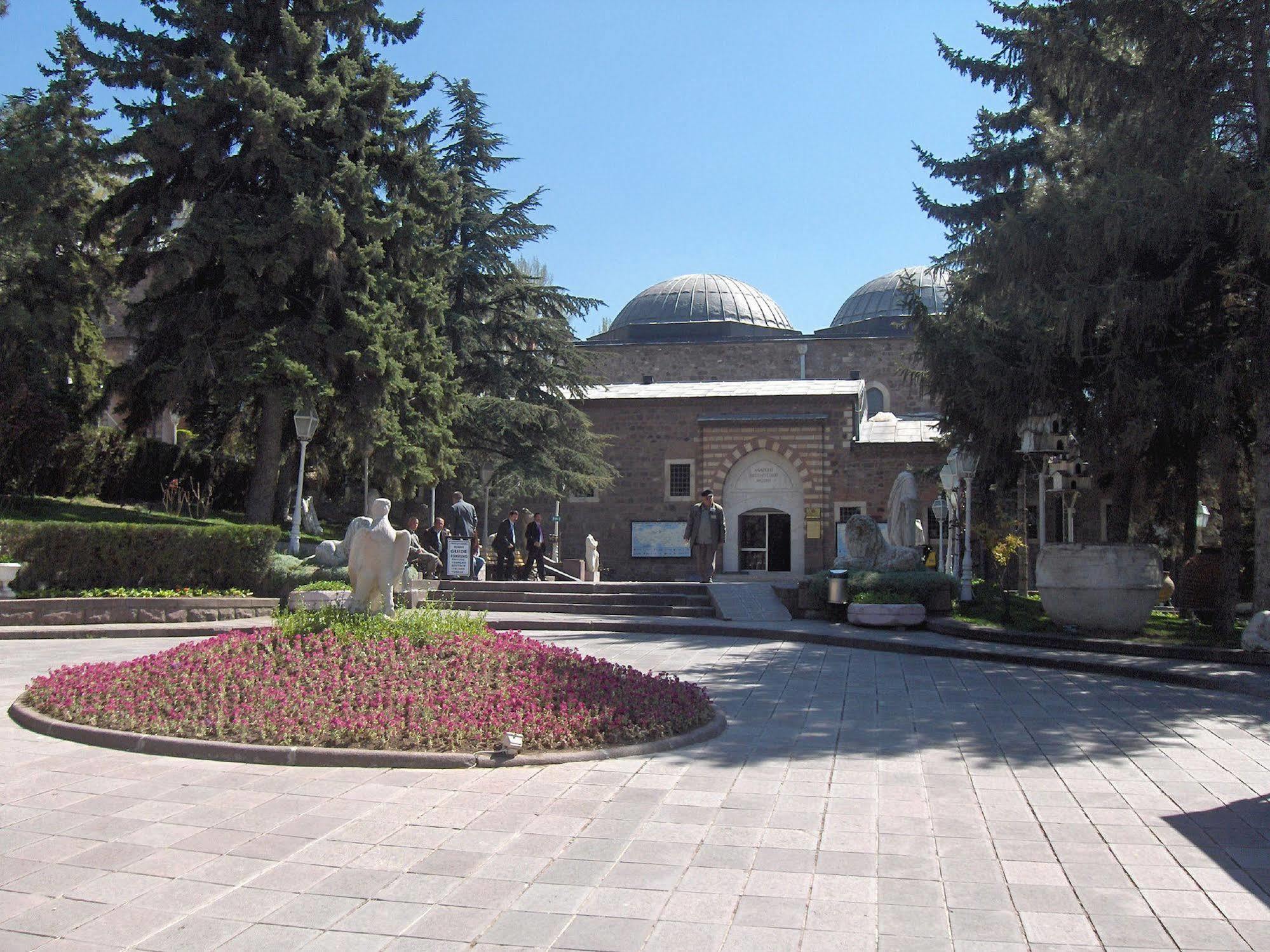Mithat Otel 3*